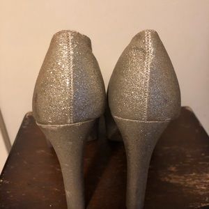 Gold shimmer heel 😍